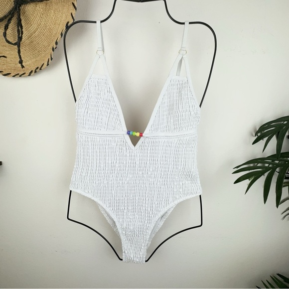 Charlie Holiday Jodie Shirred One Piece Swimwear Swimsuit in White Size Small - Picture 3 of 9